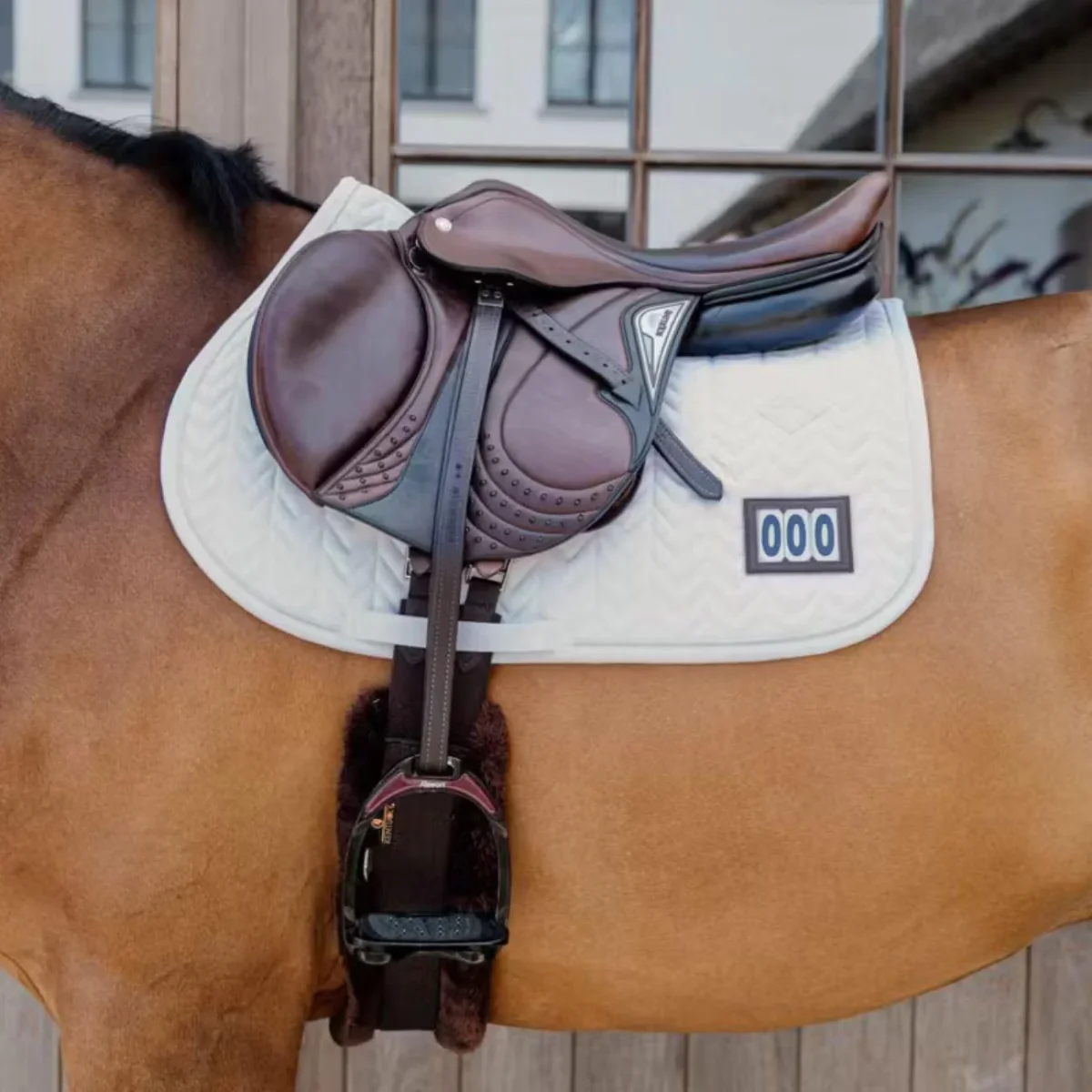 KENTUCKY SADDLE PAD FISHBONE COMPETITION WITH 2 NUMBERS SHOW JUMPING KENTUCKY Bianco sottosella tecnico - immagine 3